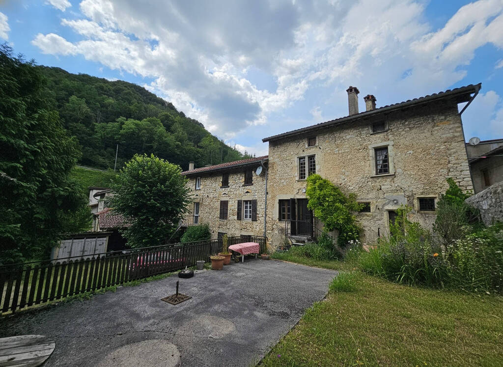 Vente Maison de ville 12 pièces 313 m² Cerdon 01450