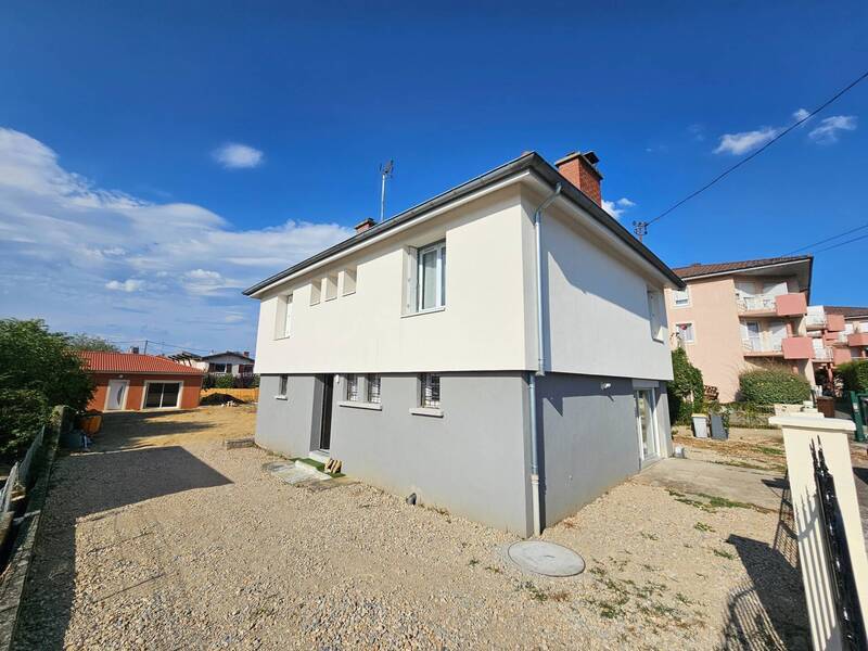 Maison 6 pièces 120 m² · à Bourg-en-Bresse · 119,9 m² · 398 000 €