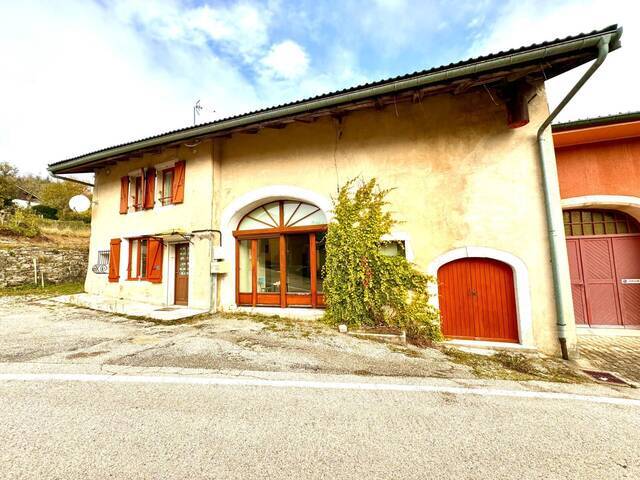 Buy House maison de village 5 rooms 115 m² Oyonnax 01100