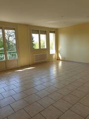 Vendu Appartement 4 pièces 94 m² Bourg-en-Bresse 01000