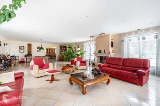 Buy House maison de ville 7 rooms 300 m² Jujurieux 01640
