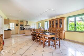 Buy House maison de ville 7 rooms 300 m² Jujurieux 01640