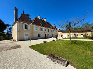 Vente Maison 10 pièces 380 m² Bourg-en-Bresse 01000