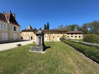 Vente Maison 10 pièces 380 m² Bourg-en-Bresse 01000