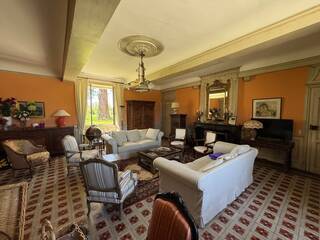 Vente Maison 10 pièces 380 m² Bourg-en-Bresse 01000