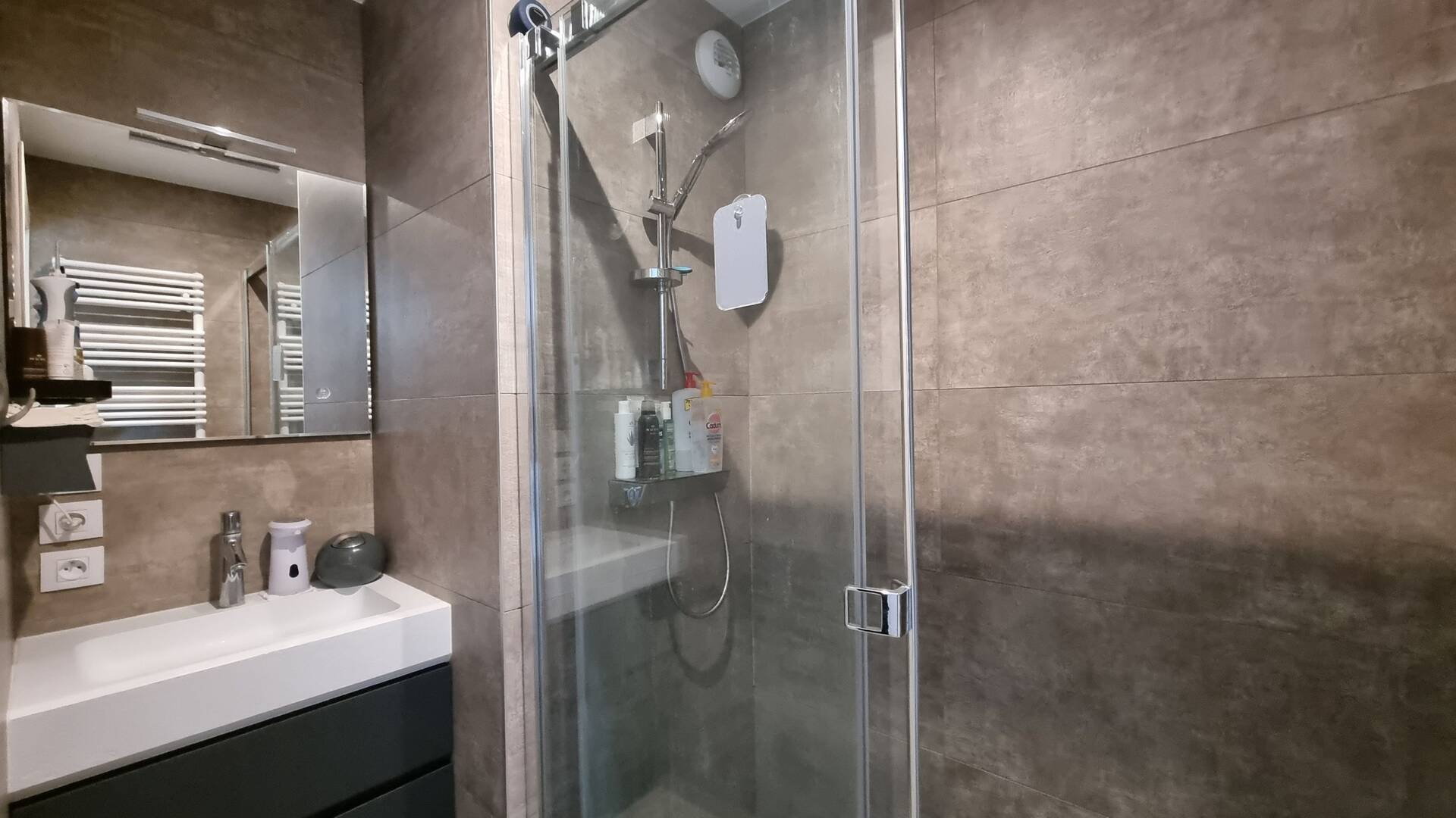 Buy apartments and houses in FerneyVoltaire, PrévessinMoëns, Gex