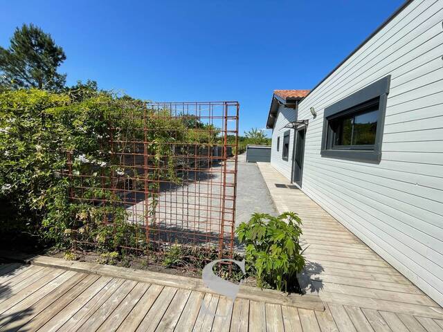 Sale House maison individuelle 7 rooms 200 m² Le Teich (33470)