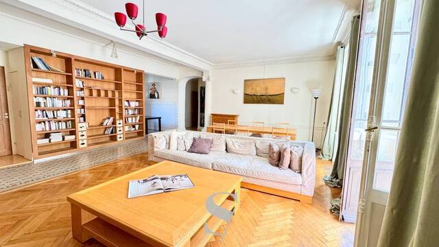 Sale Apartment t6 et + 167 m² Annecy (74000)