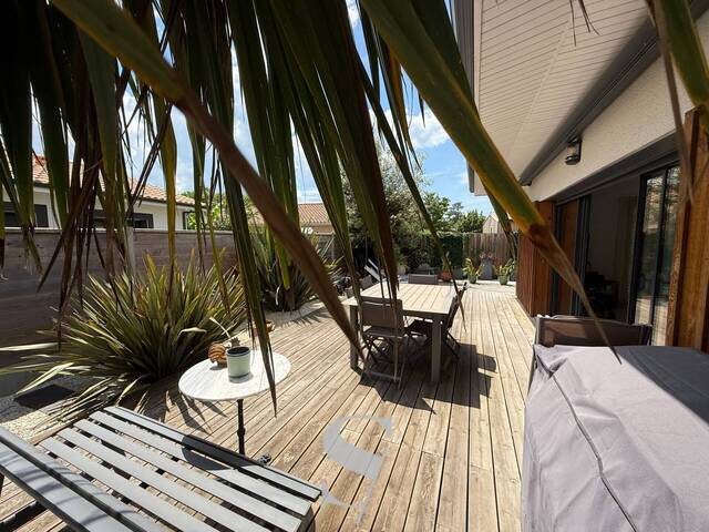 Sale House villa 5 rooms 143 m² Audenge (33980)