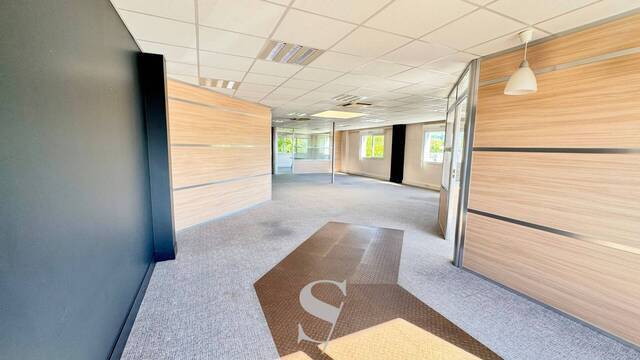 Vente Local bureau Meythet (74960)