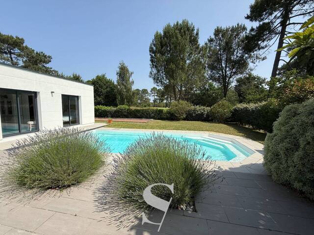 Sale House villa 8 rooms 162 m² Gujan-Mestras (33470)