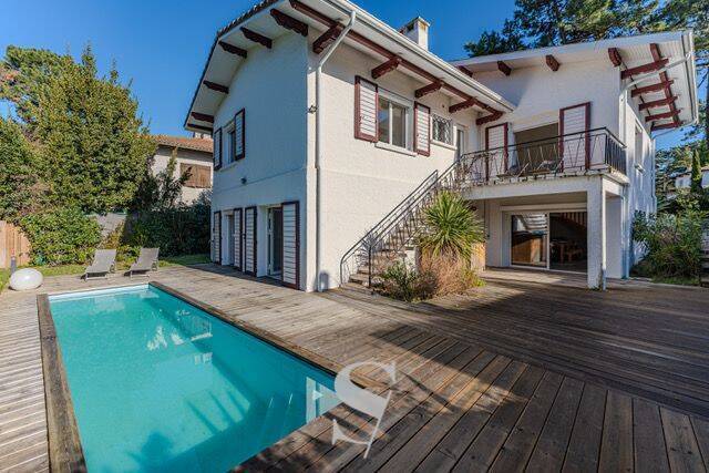 Vente Maison de caractère 7 pièces 190 m² Arcachon (33120)
