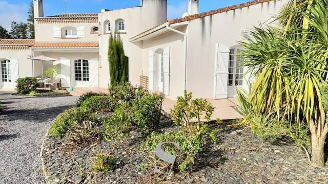Vente Maison de caractère 10 pièces 244 m² Gujan-Mestras (33470)
