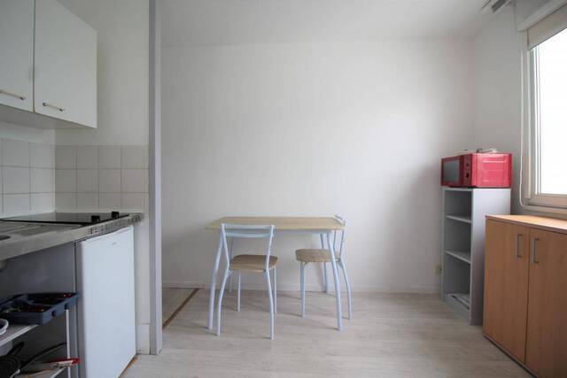 Location Appartement studio 1 pièce 14 m² Saint-Nazaire 44600