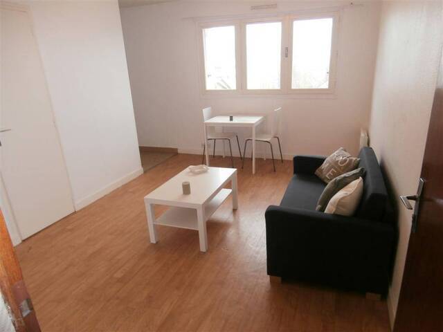 Location Appartement studio 1 pièce 21 m² Nantes 44200