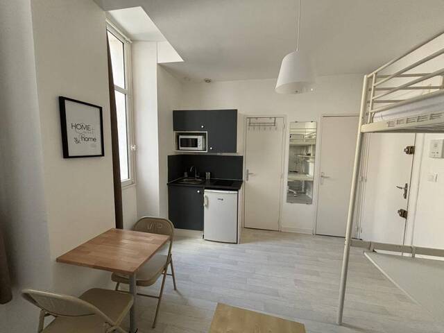 Location Appartement studio 1 pièce 15 m² Nantes 44000