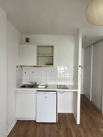 Location Appartement studio 1 pièce 19 m² Nantes 44000 Guist'hau