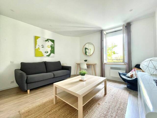 Location Appartement studio 1 pièce 24 m² Rennes 35000 Centre Ville