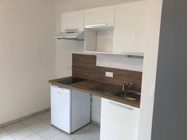 Location Appartement t1 bis 23 m² Couëron 44220 CENTRE VILLE