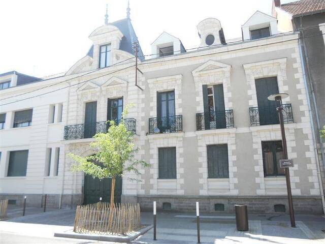 Location Appartement studio 1 pièce 31 m² Nantes 44200 République-Les Ponts