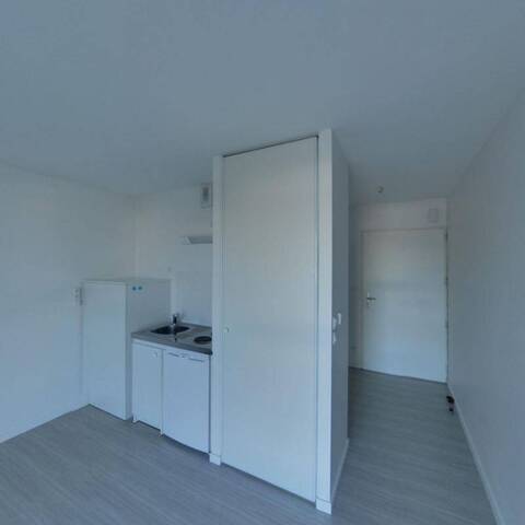 Location Appartement studio 1 pièce 21 m² Saint-Nazaire 44600