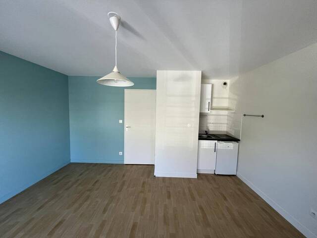 Location Appartement studio 1 pièce 23 m² Nantes 44300