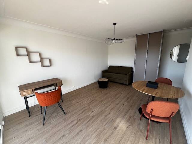 Location Appartement studio 1 pièce 27 m² Nantes 44000