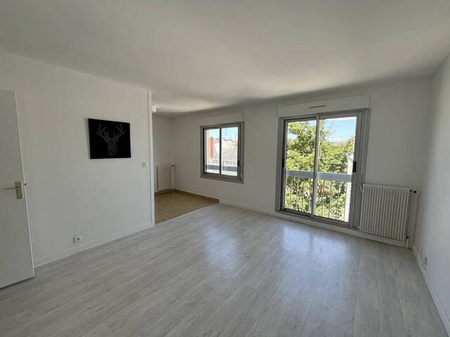 Location Appartement studio 1 pièce 34 m² Nantes 44000 ILE DE VERSAILLES