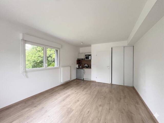 Location Appartement studio 1 pièce 28 m² Rennes 35000