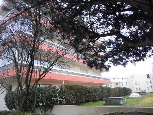 Location Appartement studio 1 pièce 25 m² Saint-Nazaire 44600
