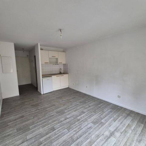 Location Appartement studio 1 pièce 23 m² Nantes 44000 Guist'hau