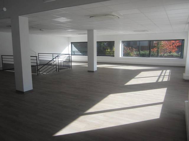 Rent Professional space bureaux 238 m² Annecy 74000