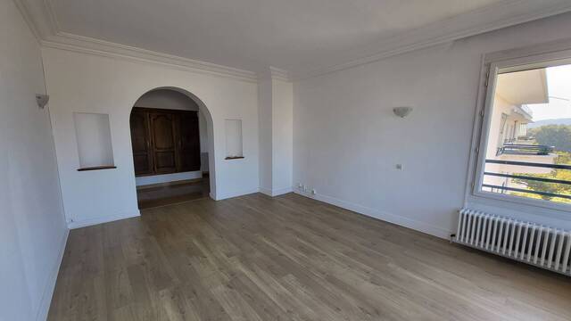 Sale Apartment 3 rooms 83 m² Annecy 74000