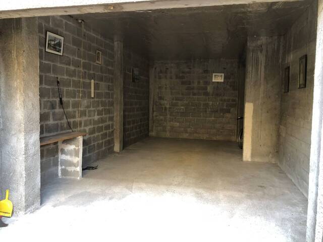 Rent Parking garage extérieur 35 m² Annecy 74000