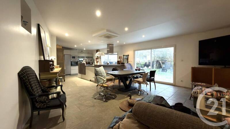Maison 7 pièces 131 m² · à Le Poinconnet · 130,8 m² · 349 000 €