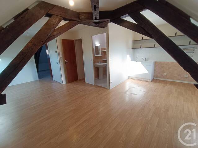 Location Appartement studio 1 pièce 33.42 m² La Châtre 36400