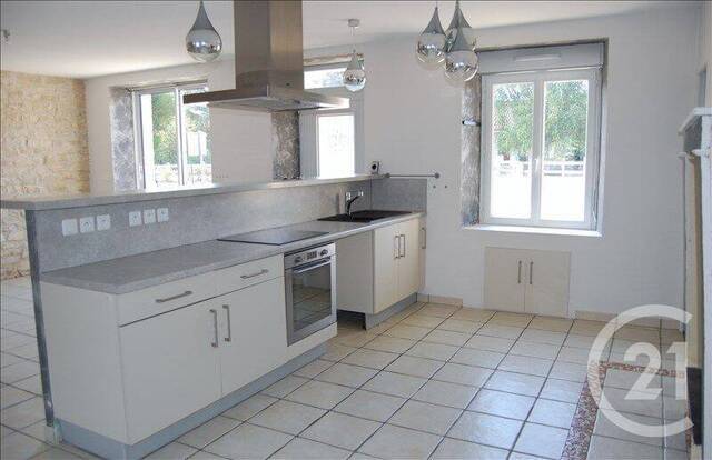 Location Maison 5 pièces 125 m² Montierchaume 36130