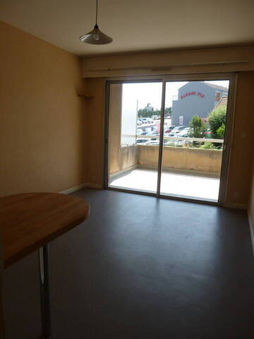 Location Appartement studio 1 pièce 23 m² Rodez (12000)