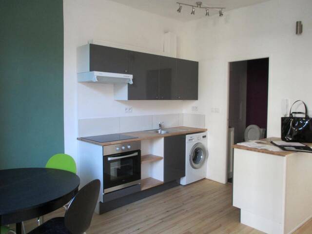 Location appartement autre 1 pièce 35 m² à Villefranche-de-Rouergue (12200)