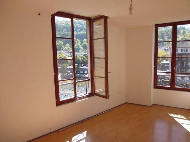 Location appartement t2 3 pièces 40 m² à Villefranche-de-Rouergue (12200)