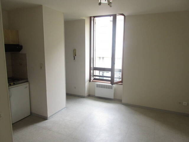 Location Appartement studio 1 pièce 17 m² Rodez (12000)