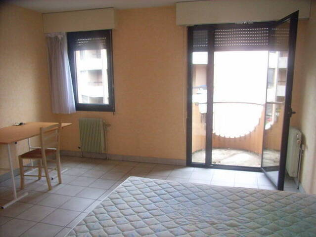 Location Appartement studio 1 pièce 22 m² Rodez (12000)