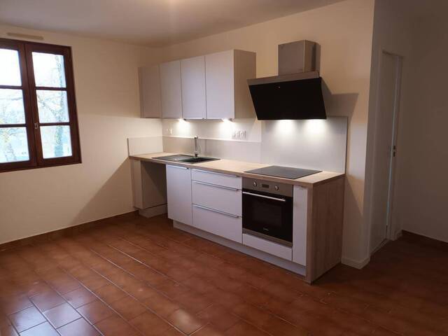 Location appartement t6 et plus 2 pièces 57 m² à Rodez (12000)