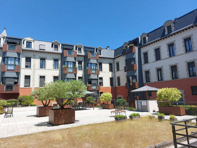 Location appartement 1 pièce 42 m² à Villefranche-de-Rouergue (12200)