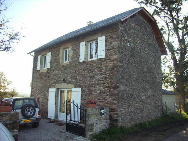 Location maison individuelle 4 pièces 77 m² à Goutrens (12390)