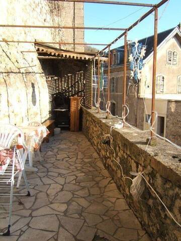 Location Appartement t1 bis 2 pièces 28 m² Villefranche-de-Rouergue (12200)
