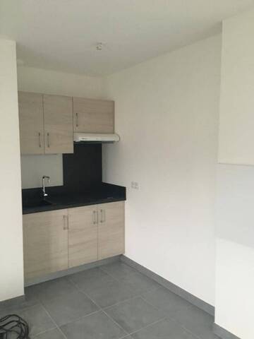 Location appartement t1 bis 2 pièces 23 m² à Villefranche-de-Rouergue (12200)