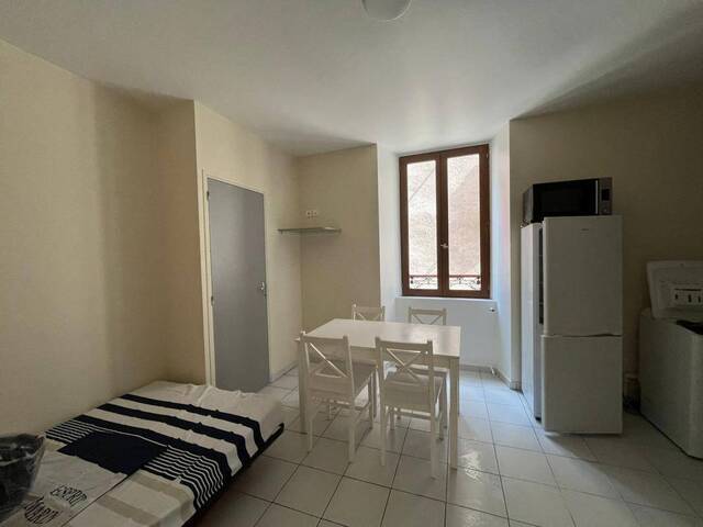Location Appartement studio 1 pièce 19 m² Mende (48000)