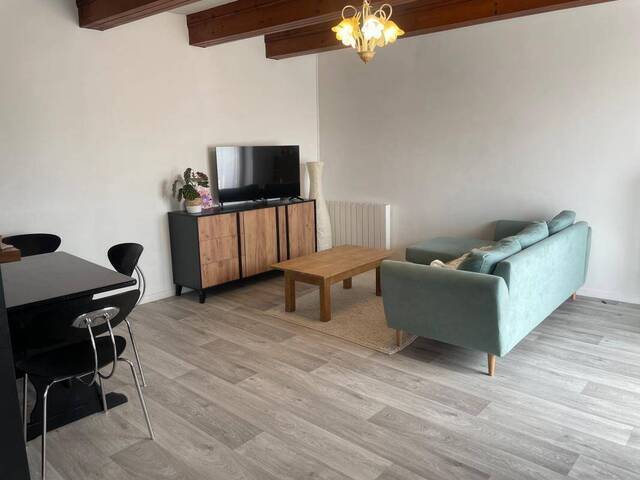 Location Appartement autre 3 pièces 67 m² Villeneuve (12260)