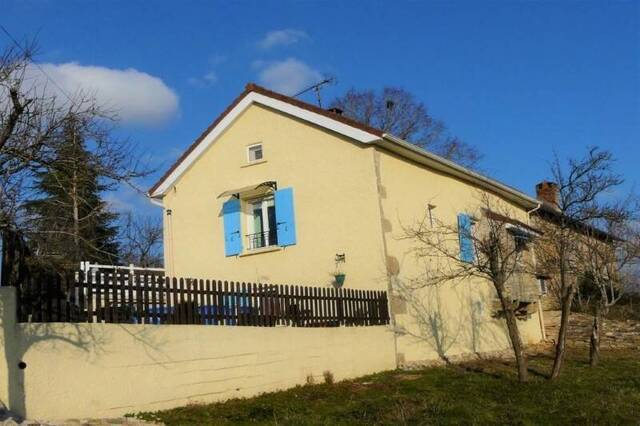 Location Appartement autre 97 m² Salles-Courbatiès (12260)